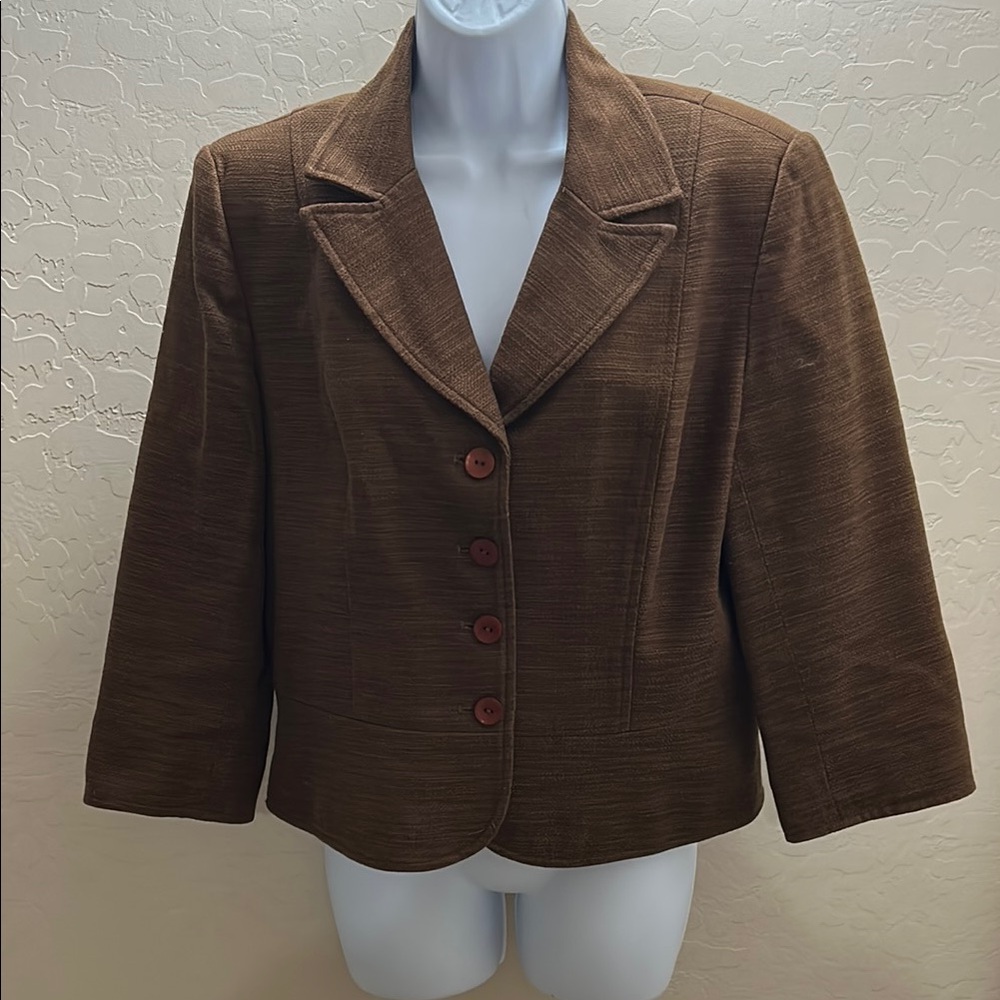 Chadwicks Brown Blazer with Wide Lapels and Cropped Length